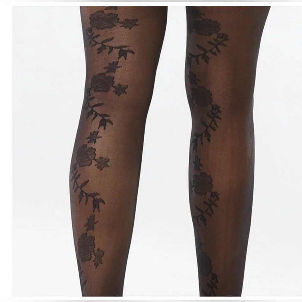 2pk‎ Fun and feminine black floral vine and red Opaque Tights size small new